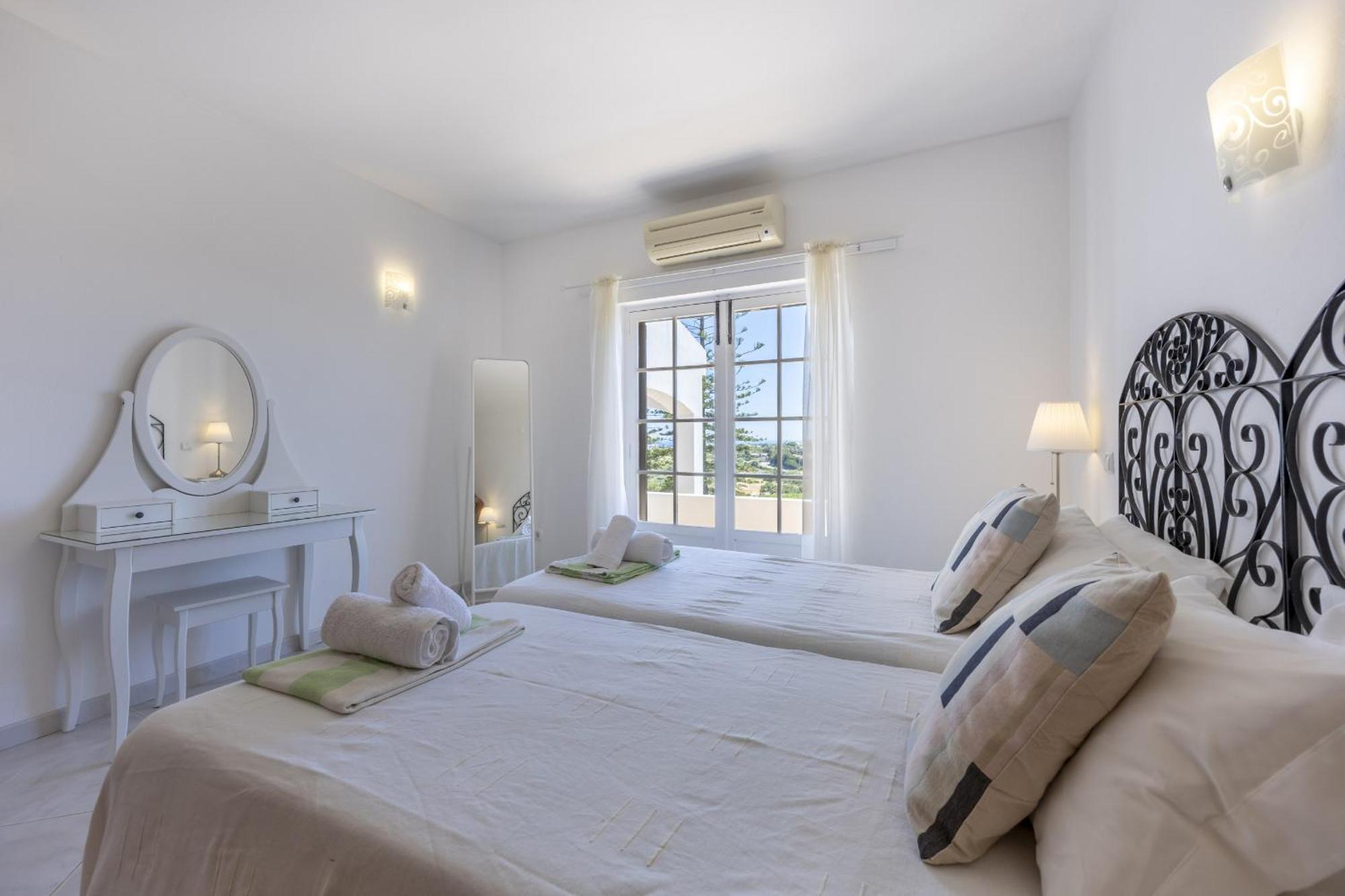 Coolhouses Algarve Lagos, 4 Bed Single-story House, Pool And Amazing Panoramic Views, Casa Fernanda