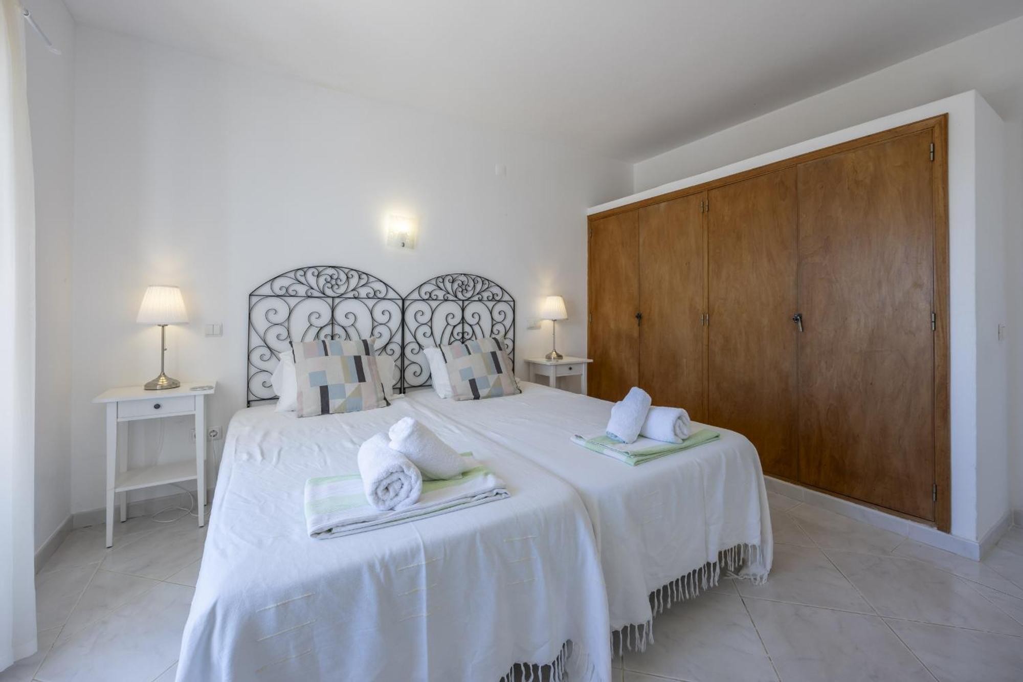 Coolhouses Algarve Lagos, 4 Bed Single-story House, Pool And Amazing Panoramic Views, Casa Fernanda *